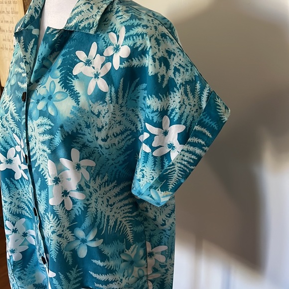 RM BLOUSE.            #643 - Picture 2 of 5